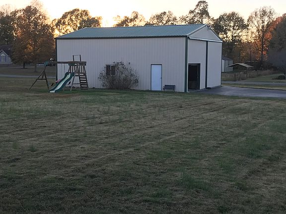 3rd image of 121 New Paradise Ln