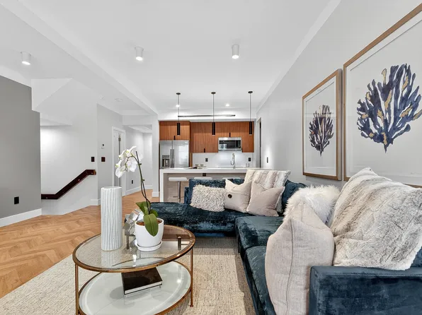 31 Bayview Avenue image 7 of 37