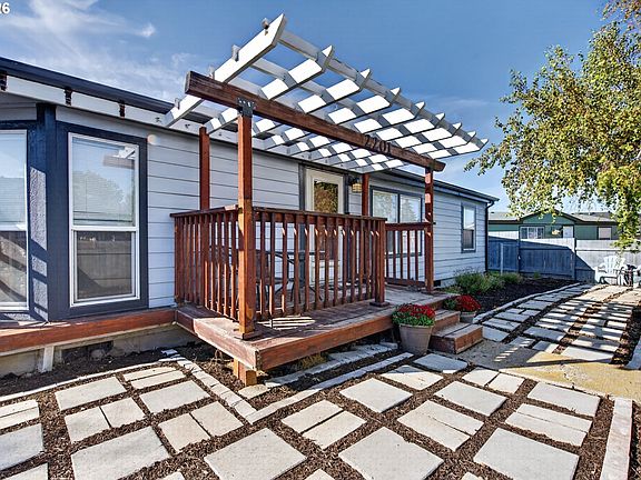 2nd image of 2201 Terra Lea Ct