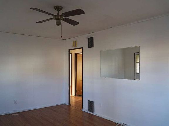 4th image of 321 Dupont Ave