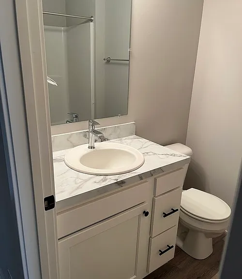 210 W Sunset St — Photo 4