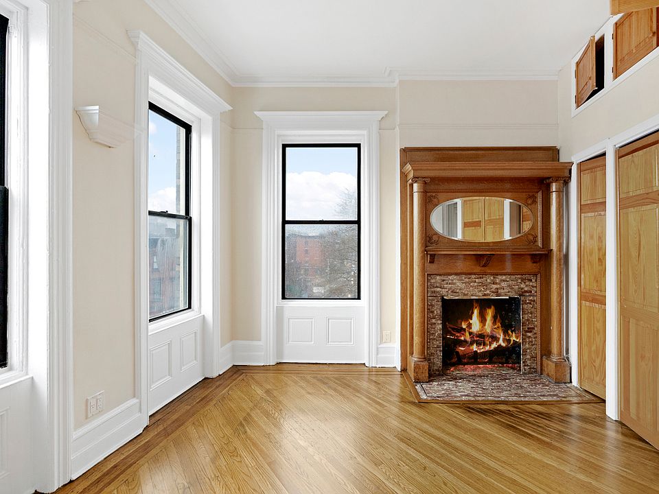1st image of 276 Carlton Ave #3