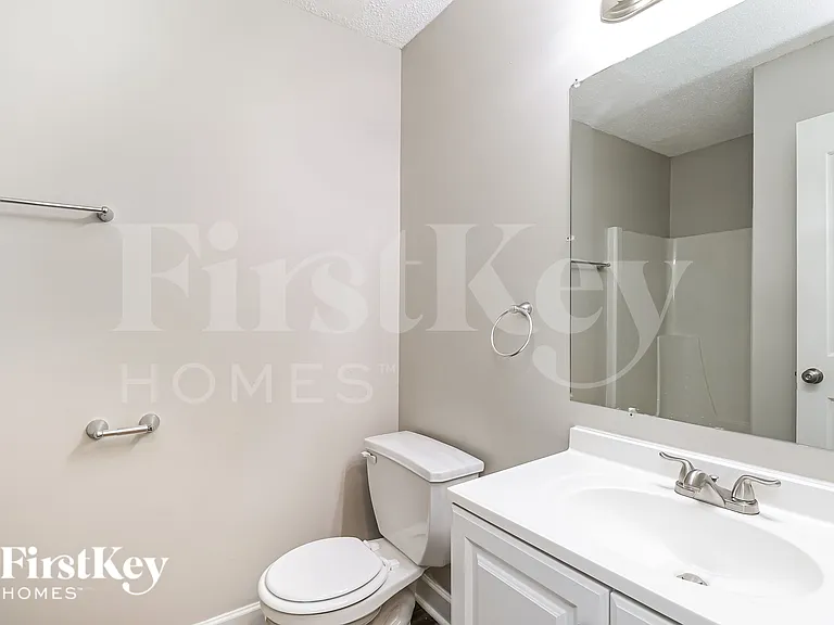 1716 Virginia St — Photo 16