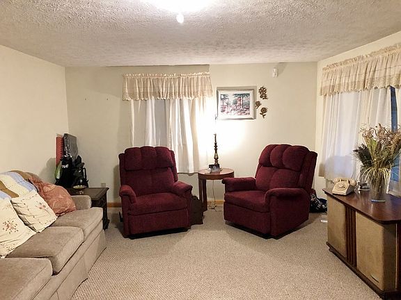 3rd image of 331 Centennial Dr