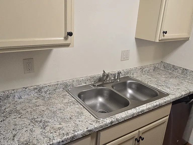 4217 Durand Ave #13 — Photo 19