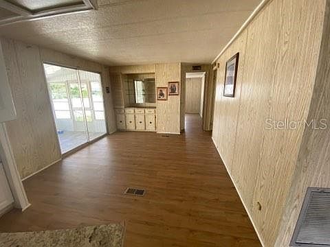 4th image of 2114 Lois Blvd