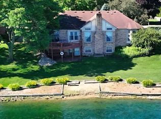 12363 Evergreen Dr, Shelby Township, MI