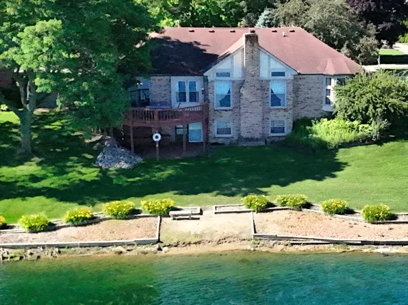12363 Evergreen Dr, Shelby Township, MI 48315