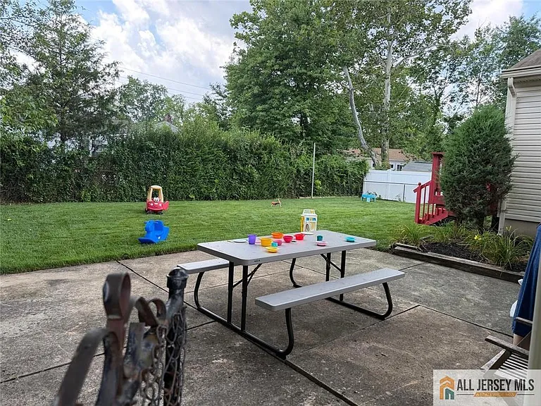 10 Eardley Rd — Photo 33
