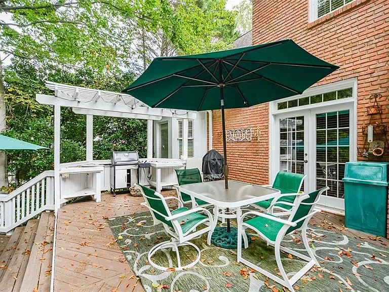 1640 Lazy River Ln — Photo 91