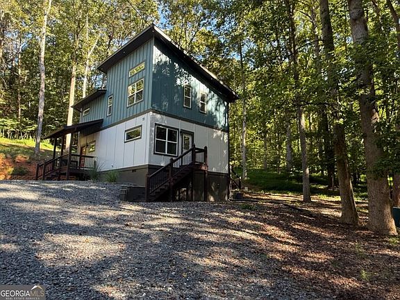 3rd image of 55 Elmwood Cir