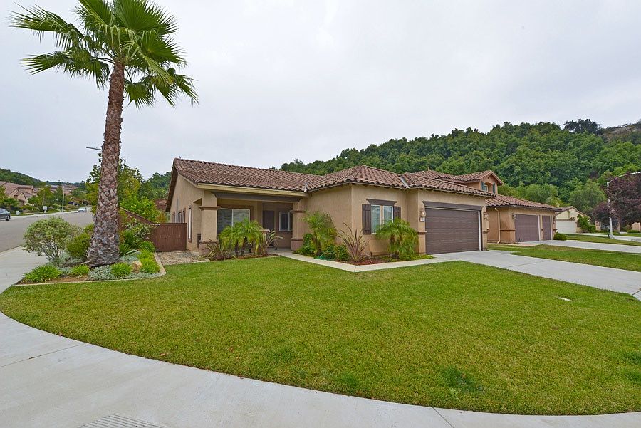 1st image of 110 Willow Grove Pl
