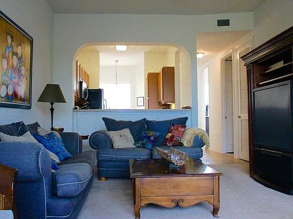 5th image of 3600 Oaks Clubhouse Dr APT 404