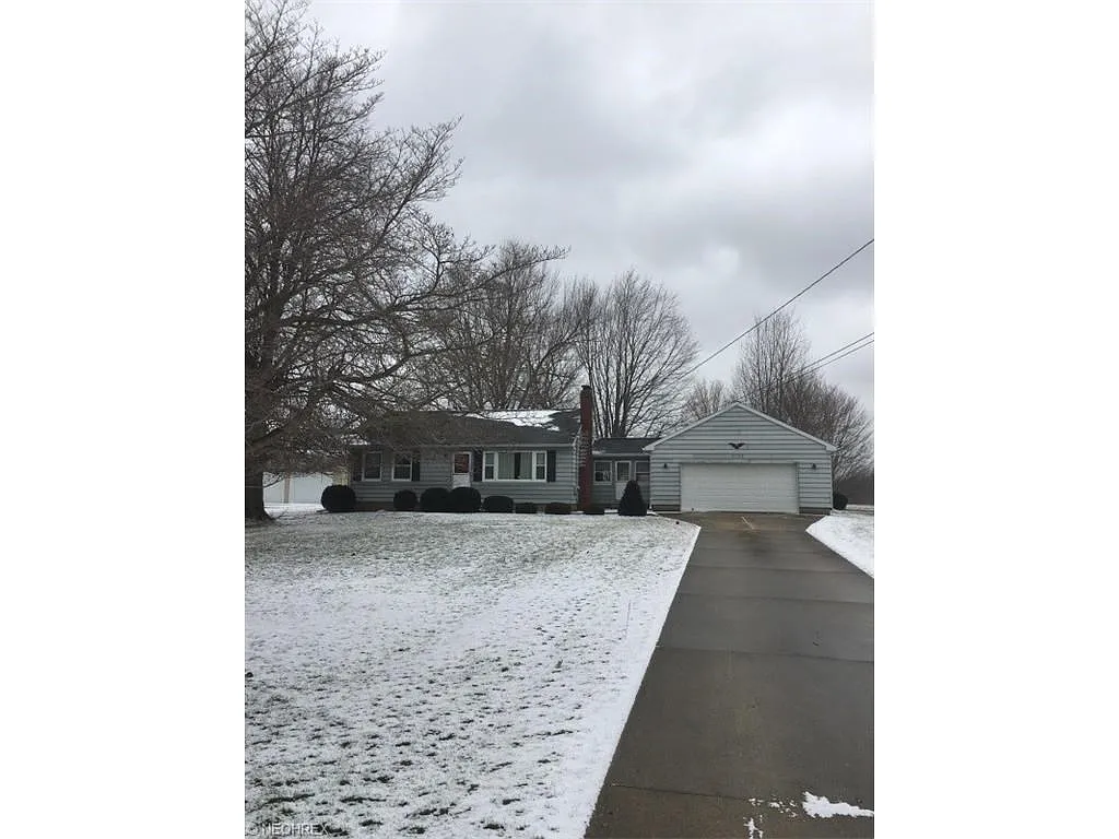 3129 Creek Rd photo 1