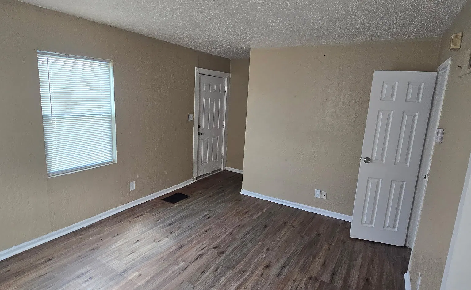 2 bed, 864 sqft, $950 — Photo 3