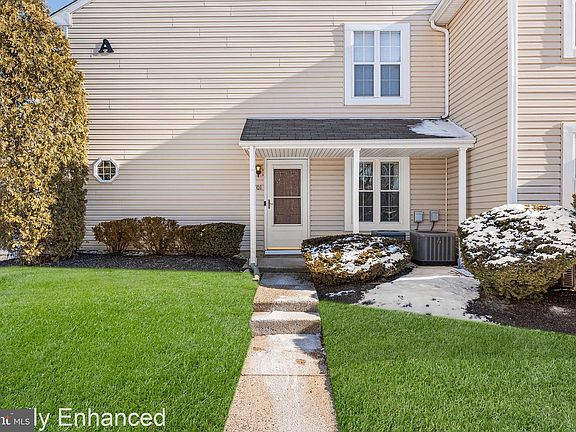 3rd image of 701 Sedgewick Ct #701