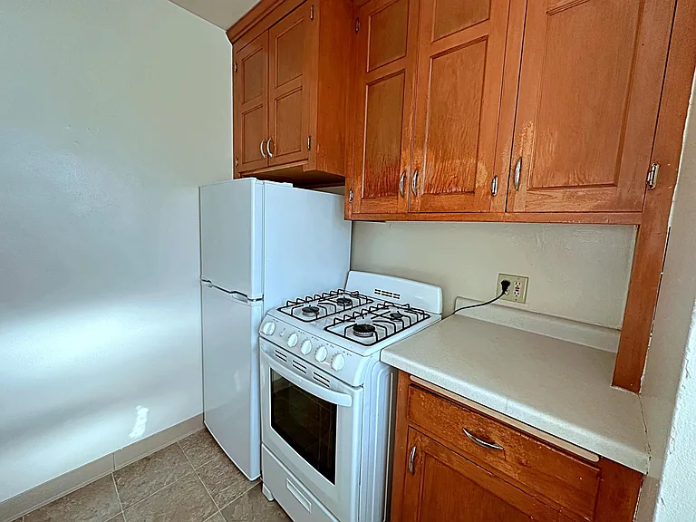Ford Parkway Apartments — Photo 20