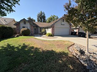 5817 W Crowley Ave, Visalia, CA 93291
