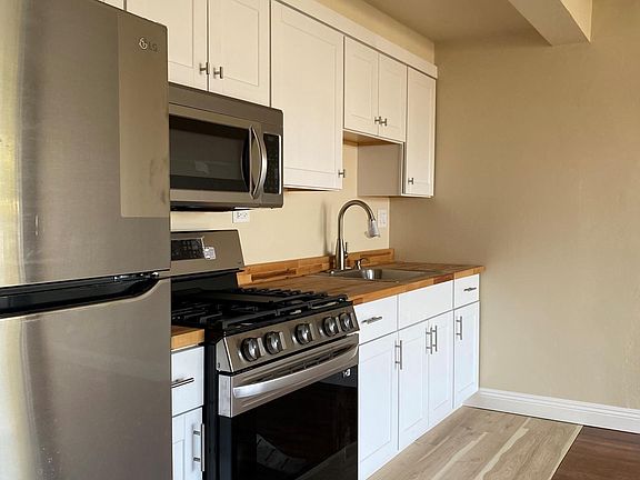 5th image of 2060 Hornblend St