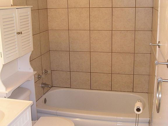 5th image of 118 N 35th Ave APT 1