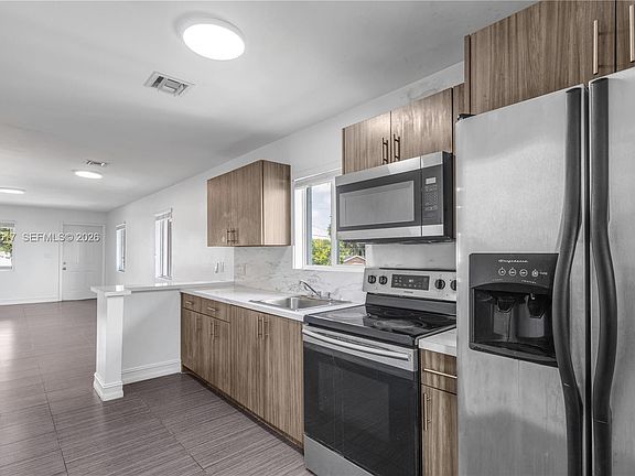 3rd image of 2132 NW 47th St