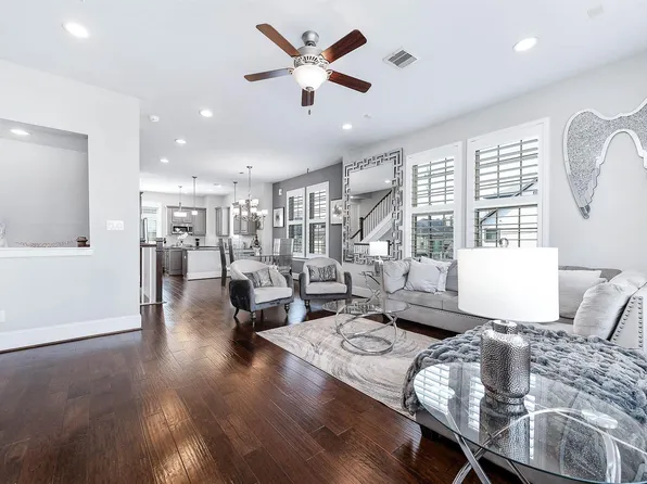 11027 Acorn Falls Dr, Houston, TX 77043