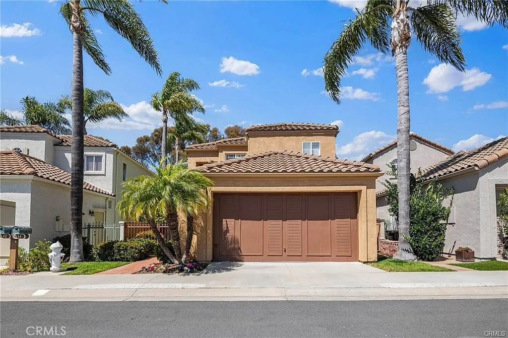 3 bed, 2.5 bath, 1969 sqft, $6,525 — Photo 3