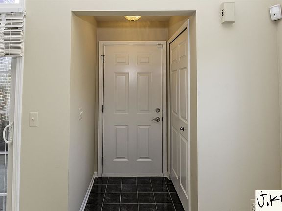 4th image of 2746 Barclay Way