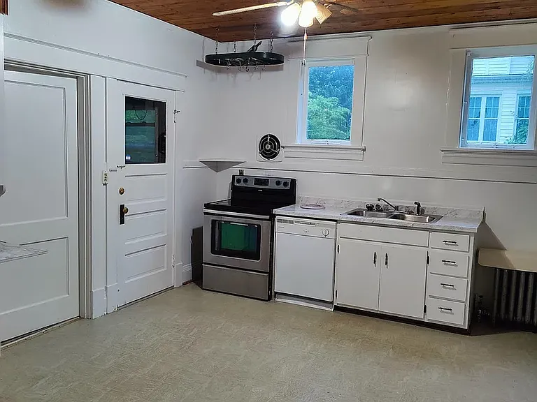 3704 Nicholas St — Photo 11