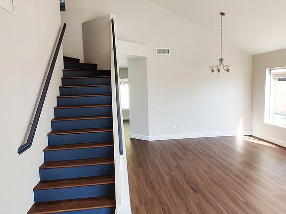 5th image of 841 N Granada Dr