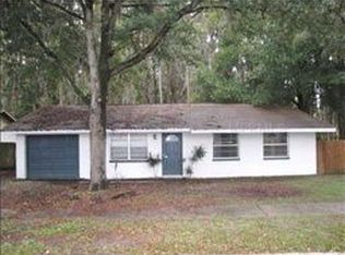 1042 Foxwood Dr, Lutz, FL 33549