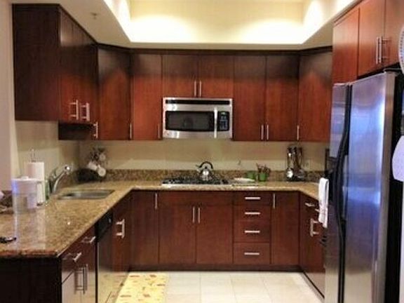 3rd image of 601 N Serrano Ave #306