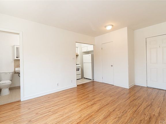 2nd image of 4907 Beverly Blvd APT 7