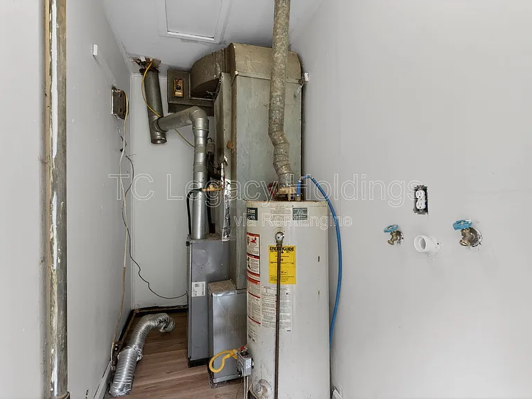 1533 Hoffman Ave — Photo 16
