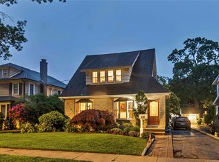 110 Driscoll Ave, Rockville Centre, NY 11570
