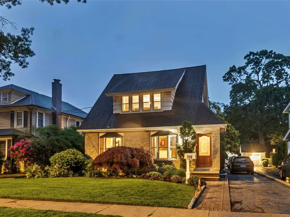 110 Driscoll Avenue, Rockville Centre, NY 11570