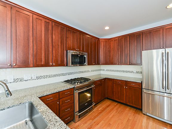 4th image of 280 Sanctuary Dr