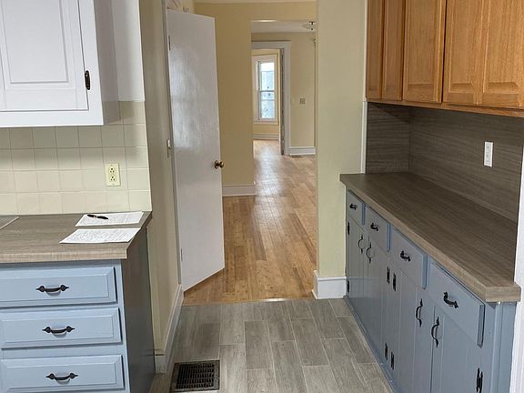 5th image of 325 Grant Ave