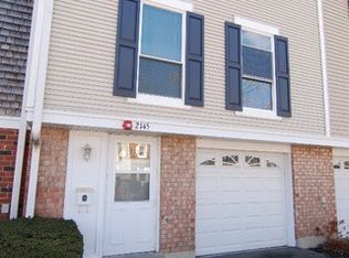 2145 Greystone Pl, Hoffman Estates, IL 60169