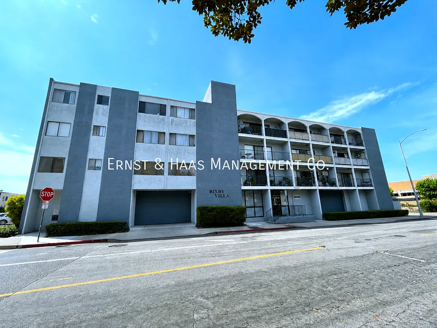 4595 California Ave #209