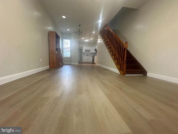 2nd image of 2318 S Franklin St