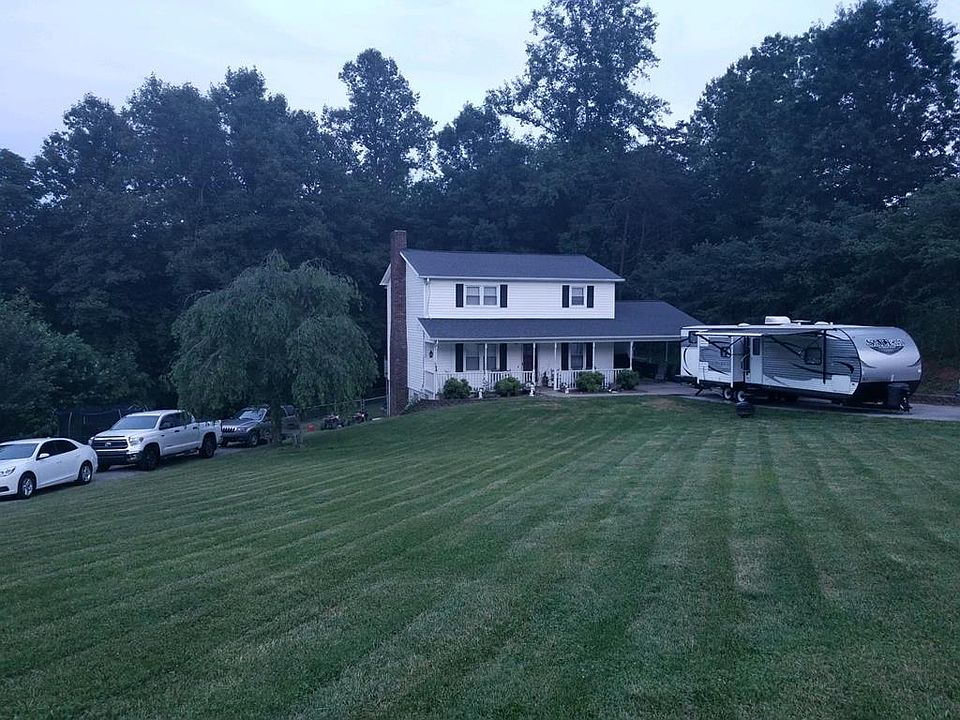1st image of 372 Three Oaks Dr