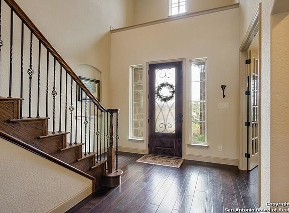 2nd image of 8455 Sierra Hermosa