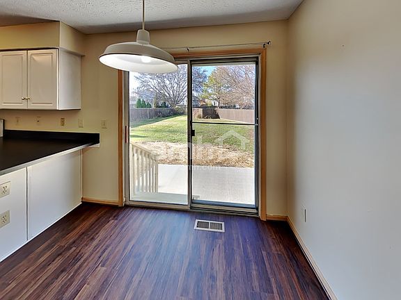5th image of 3297 Draycott Ct