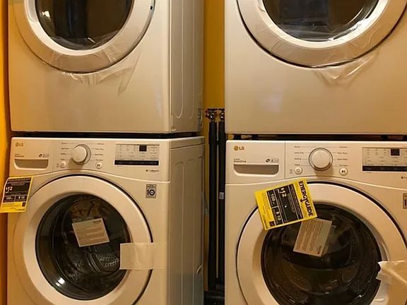 5th image of 222 W 16th St APT 1E