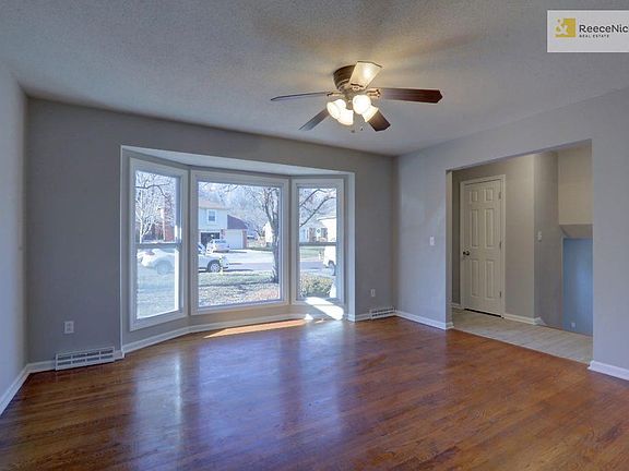 3rd image of 9723 Slater St