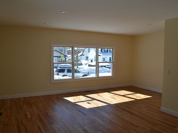 5th image of 44 Jerome Ave