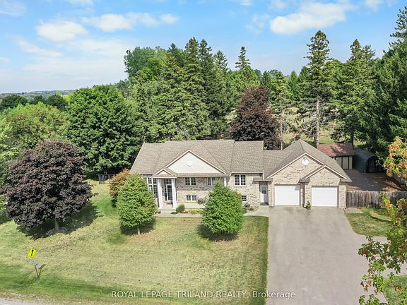 3rd image of 2670 Putnam Rd