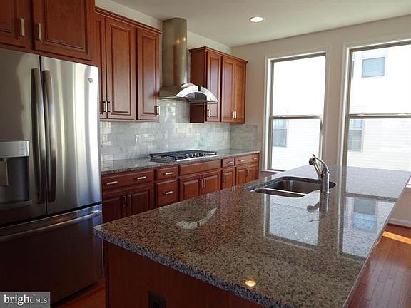 4th image of 42369 Dogwood Glen Sq