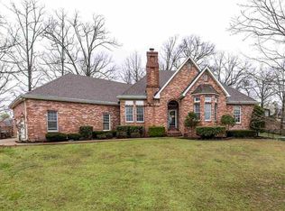 2037 Mathis Dr, Poplar Bluff, MO 63901